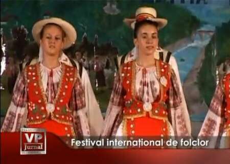 1207-450x320 Festival internaţional de folclor
