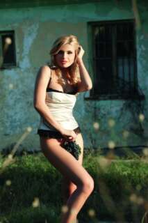 1x19-213x320 Pictorial fierbinte Playboy in vie, la Urlati - VEZI GALERIE FOTO