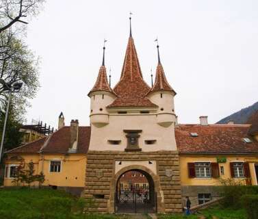 1363-377x320 Atractii si obiective turistice din Brasov