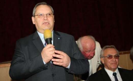 298-522x320 Dumitru Prunariu şi-a vizitat foştii profesori de la Liceul de Informatică