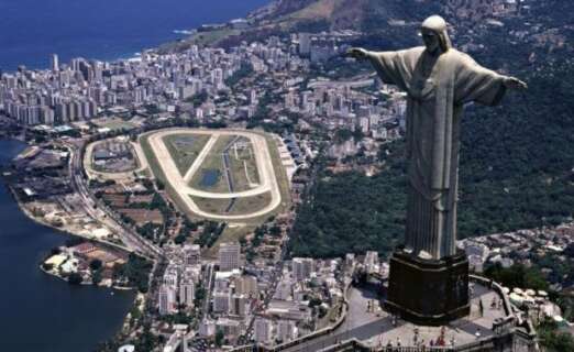 41-522x320 Statuia lui Iisus din Brazilia ar putea avea o replică pe Tâmpa