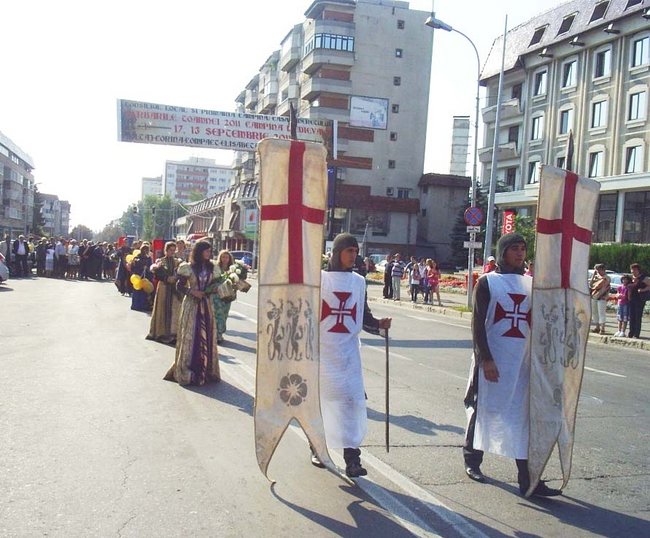 1141 "Festivalul Toamnei" a scos din case mii de campineni