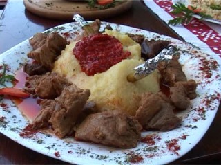 123 Invitatie la "mancare ungureasca" in Sinaia