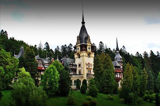220 128 de ani de la inaugurarea Castelul Peleş, reşedinţa de vară a regilor României