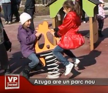 1100-372x320 Azuga are un parc modern, cu multă verdeaţă si loc de joacă pentru copii