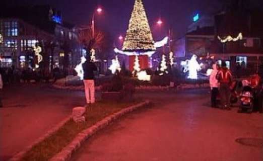 29-522x320 Moș Nicolae va „lumina“ Sinaia cu mii de beculețe