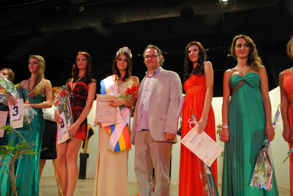 Totpals-Daily-News26 Miss Busteni si Regina Prahovei 2012 desemnate in premiera la Busteni (galerie foto & video)