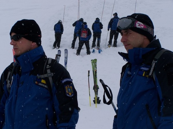 totpal-daily-news48 Exerciţiu de salvare si evacuare din avalanşă la Sinaia