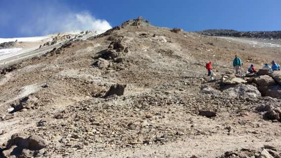 20140826_094503-568x320 Dor Geta Popescu a reusit ascensiunea varfului Damavand (5671 m.) la doar 11 ani si 2 luni