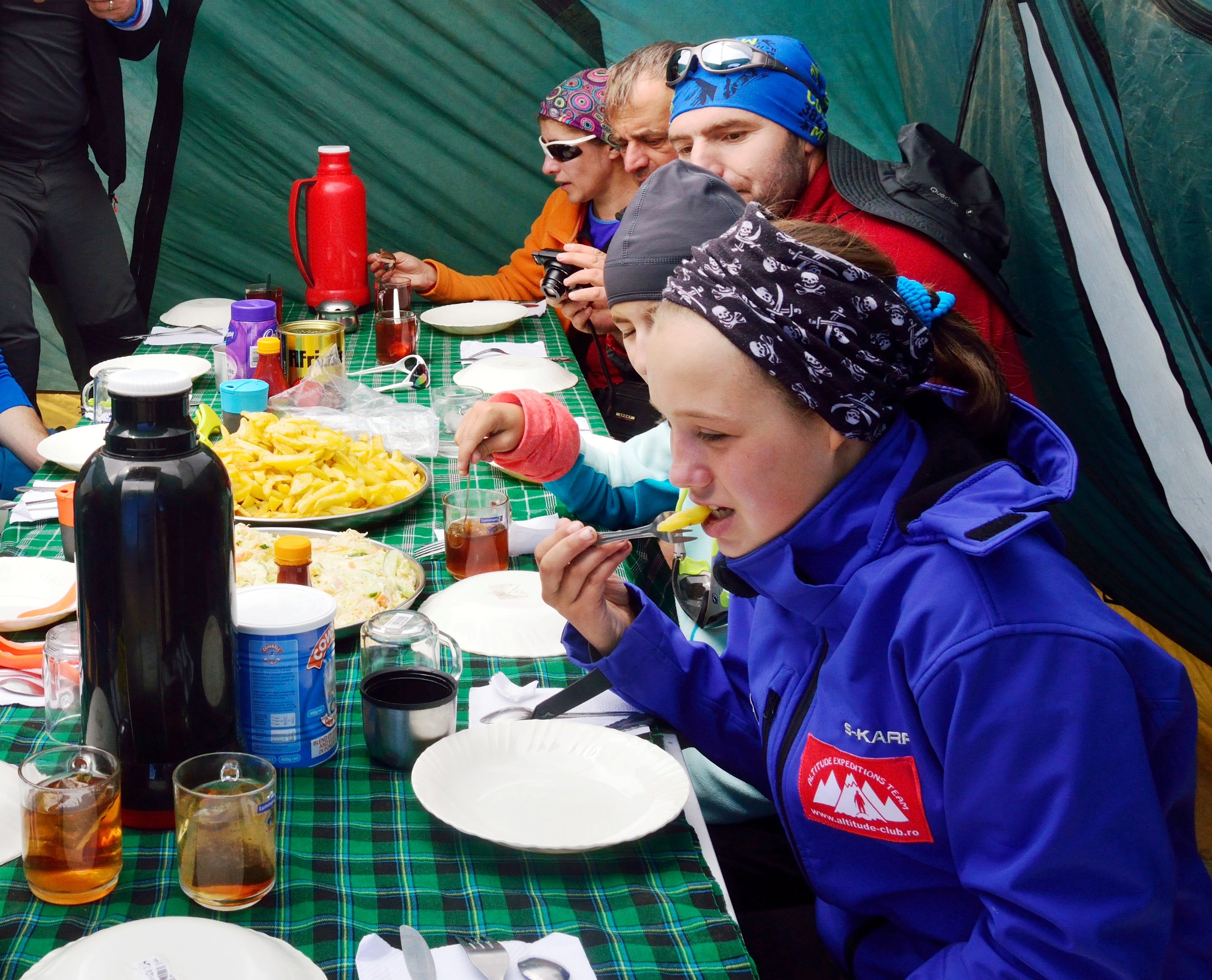 DSC_0143 Joi 16 iulie 2015, la doar 12 ani, Dor Geta Popescu a atins Varful Uhuru situat la 5895 m in Kilimanjaro