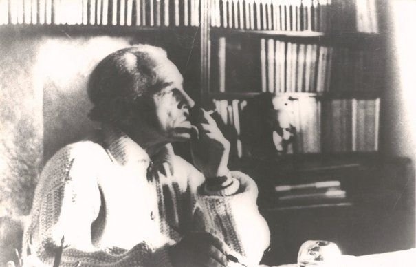 19-cezar-petrescu-muzeul-literaturii-romane-iasi Cezar Petrescu și-a cumpărat vila din Bușteni cu banii de pe o singură carte